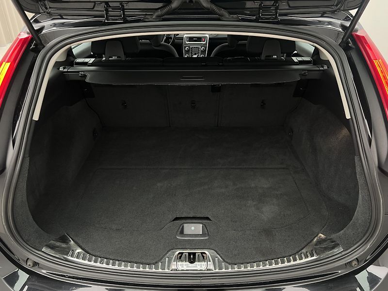 Volvo V60 D3 MOMENTUM AUT  - fotka 5 z 36