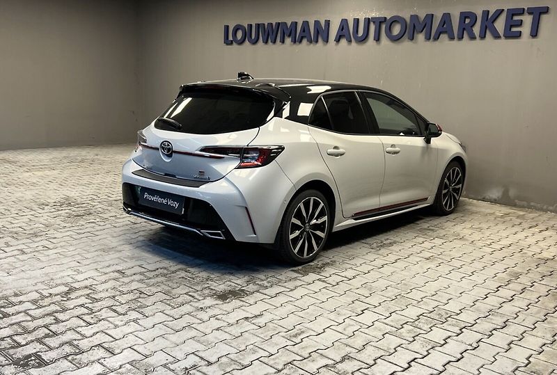 Toyota Corolla 1,8 HYBRID AT GR SPORT - fotka 2 z 17