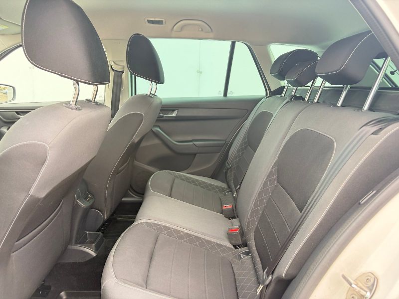 Škoda Fabia (2023) Combi 1.0 TSI / 70kW / AMBITIO - fotka 7 z 31