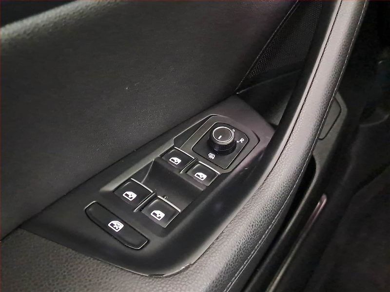 Volkswagen Passat (2016) 2.0 BiTDI, 4X4, Automat, Kůže - fotka 18 z 23