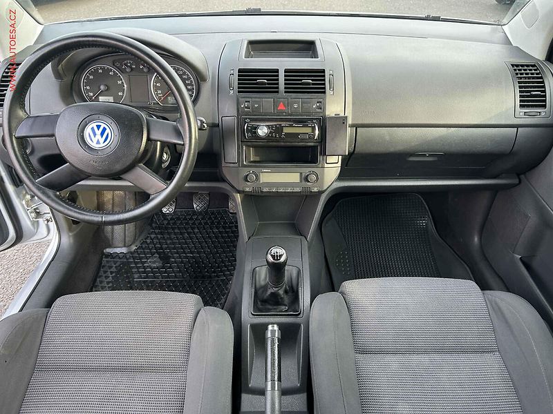 Volkswagen Polo (2002) 1.4 MPi, El. okna - fotka 8 z 15