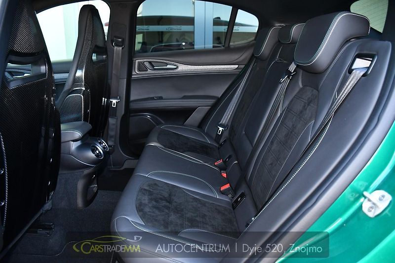 Alfa Romeo Stelvio 2.9 V6 Bi-T 520PS QUADRIFOGLIO - fotka 13 z 56