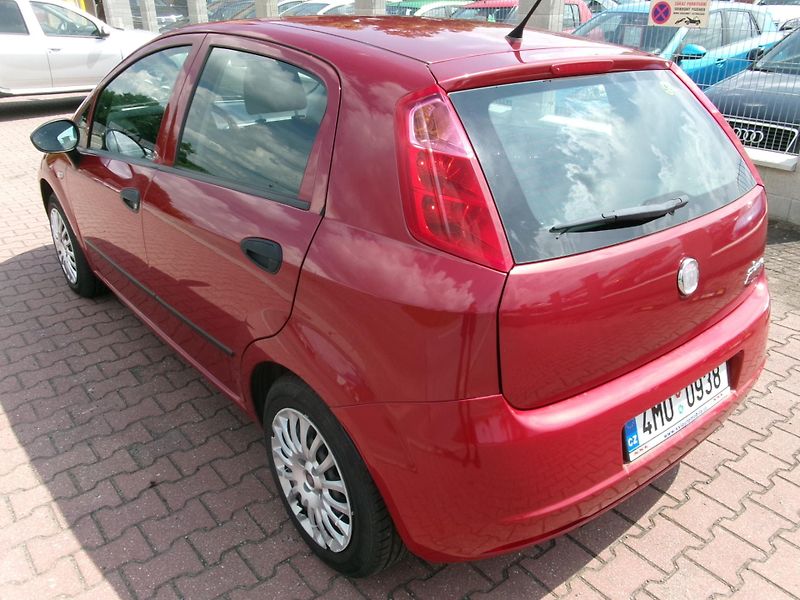 Fiat Punto (2010) 1,2i ČR 2xAIBAG ABS - fotka 7 z 24