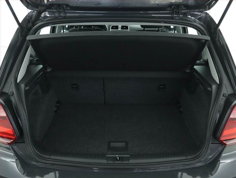 Volkswagen Polo (2014) Highline 1.2 TSI, Serv.kniha - fotka 14 z 15