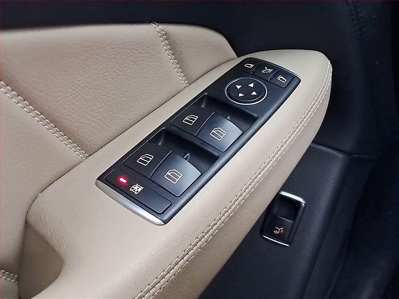 Mercedes-Benz GL (2015) 350 BlueTEC - fotka 22 z 30