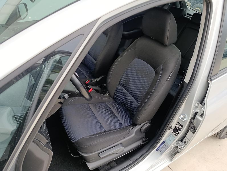 Hyundai ix20 1.4CVVT 66kW ČR 1.MAJITEL DPH - fotka 12 z 30