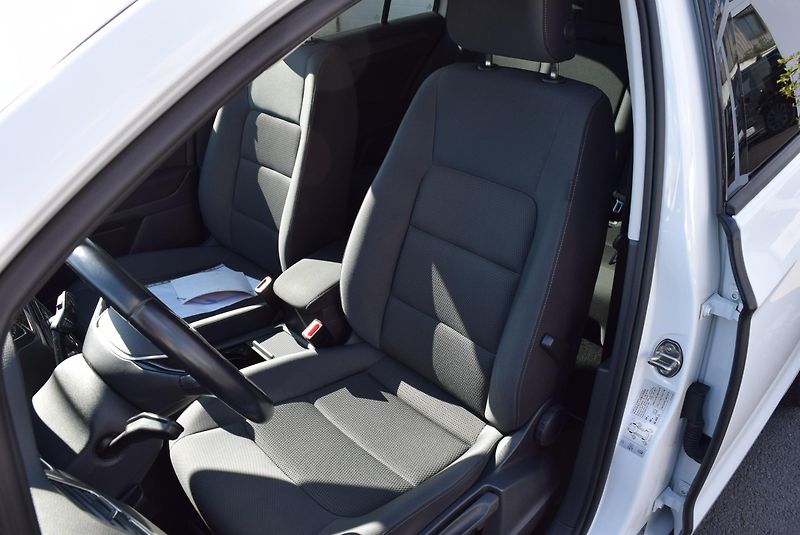 Volkswagen Golf Sportsvan (2018) 1.5TSI 96kw EVO 130 TAŽNÉ APP  - fotka 20 z 44