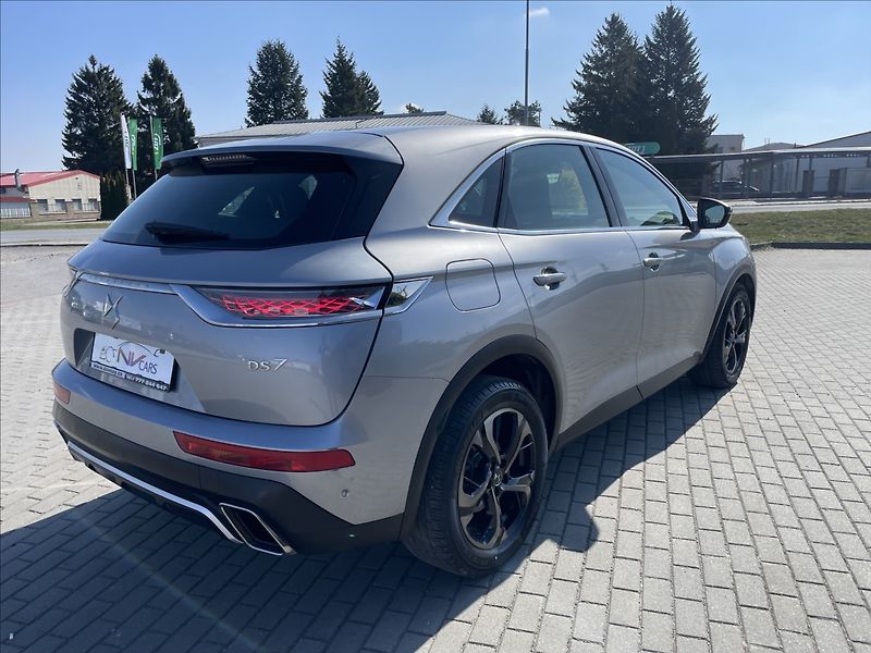 DS Automobiles DS7 Crossback 2,0 BlueHDi 180 AT8 SoChic DPH - fotka 36 z 39