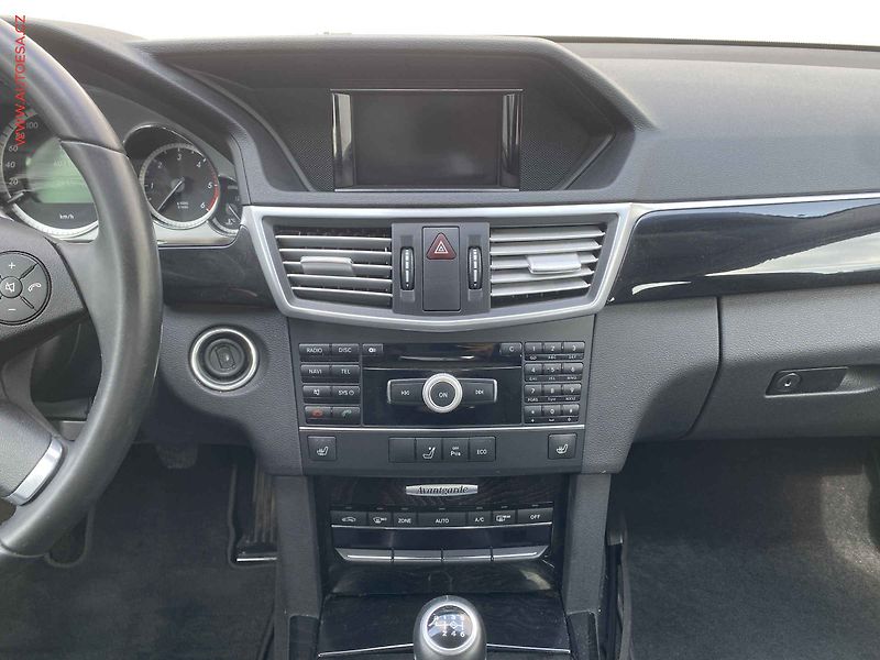 Mercedes-Benz Třídy E (2011) 2.2 CDi E200, Avantgarde - fotka 12 z 18