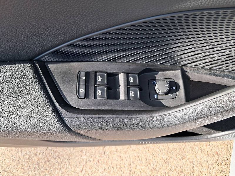 Škoda Octavia (2025) COMBI IV FC SportLine 2.0 TDI - fotka 19 z 31