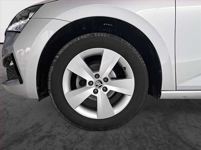 Škoda Scala (2020) 1.0 TSI, Tempomat - fotka 15 z 18