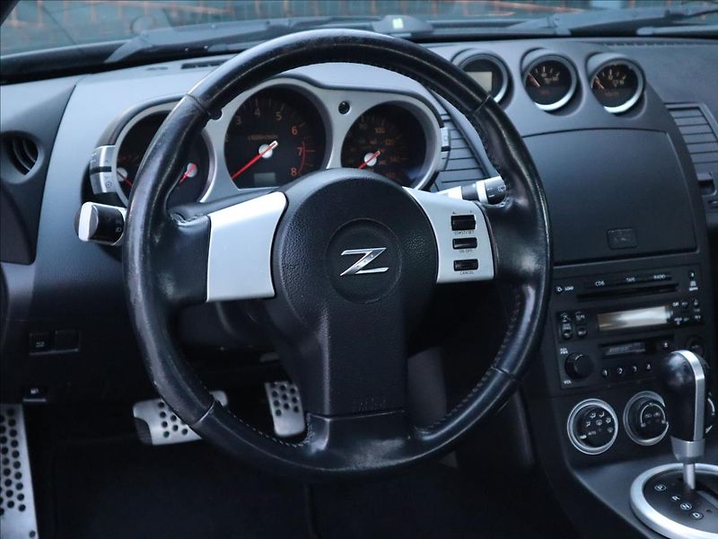 Nissan 350 Z 3,5 Coupe VQ35DE Automat - fotka 8 z 20
