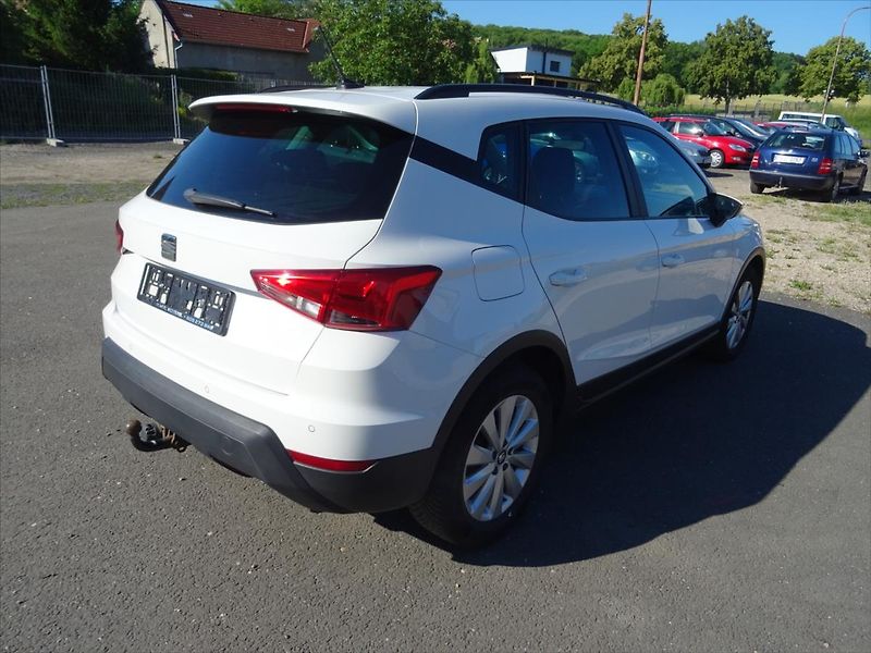 Seat Arona 1,0 TSi 70 kw - fotka 4 z 36