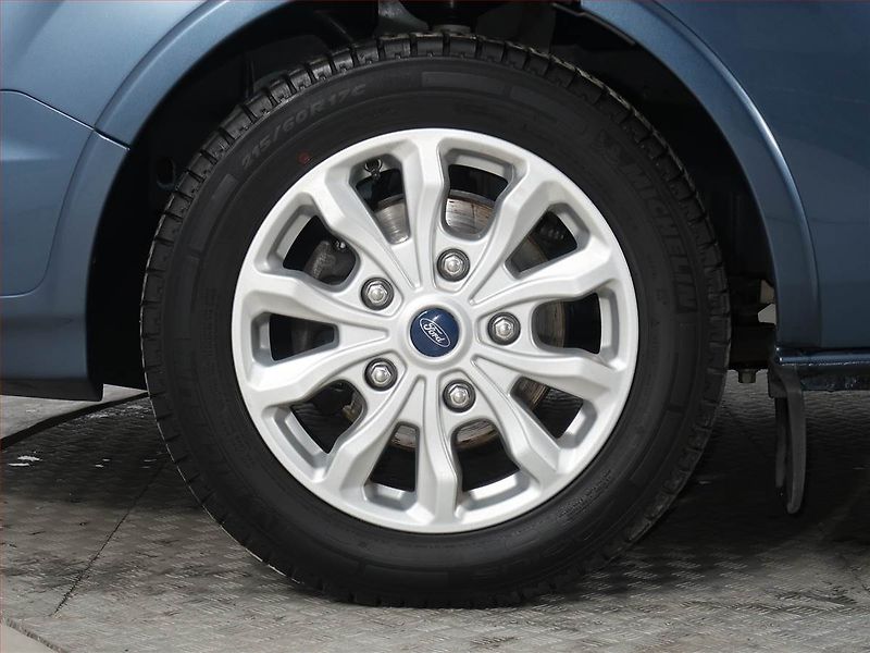 Ford Tourneo Custom (2022) Trend 2.0 EcoBlue, ČR, 1Maj - fotka 14 z 19