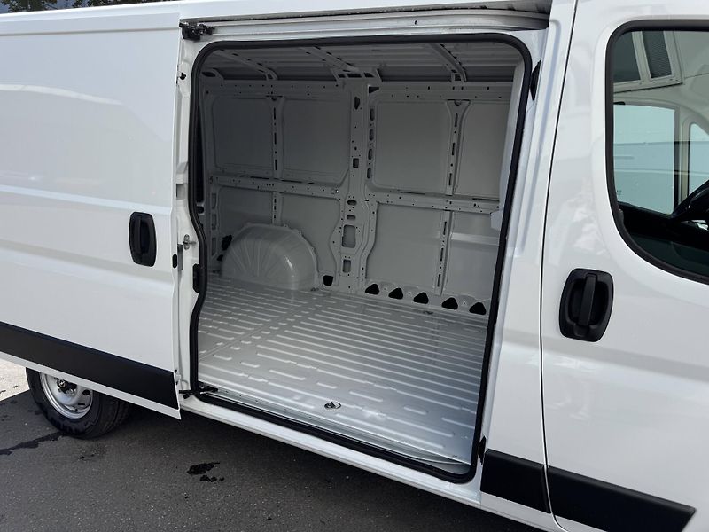 Opel Movano (2026) L2H1 3000 6°MT 2,2 CDTi - fotka 11 z 12