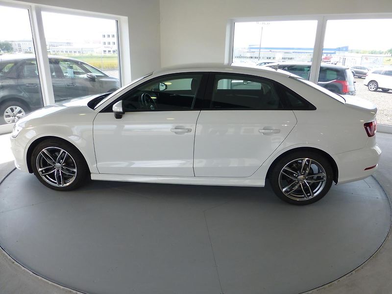 Audi A3 (2013) 2,0TDI-110KW**NAVIGACE**PARK.S - fotka 8 z 24