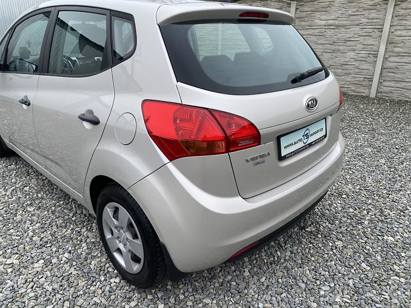 Kia Venga 1.4i 16v 90PS KLIMA SERVIS!!!  - fotka 37 z 144