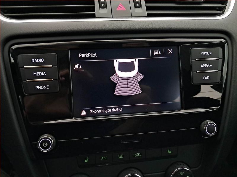 Škoda Octavia (2018) Ambition 1.4 TSI, ČR,1.maj - fotka 15 z 18