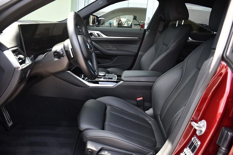 BMW Řada 4 420d xDrive M-SPORT ČR 1.MAJ - fotka 13 z 46