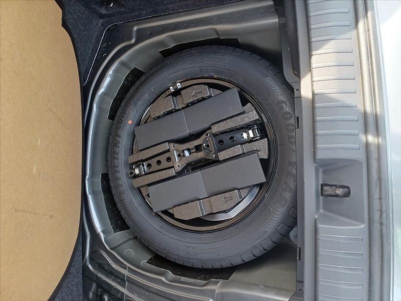 Škoda Kamiq 1,0   1.0TSI 85Kw MONTE CARLO - fotka 29 z 31