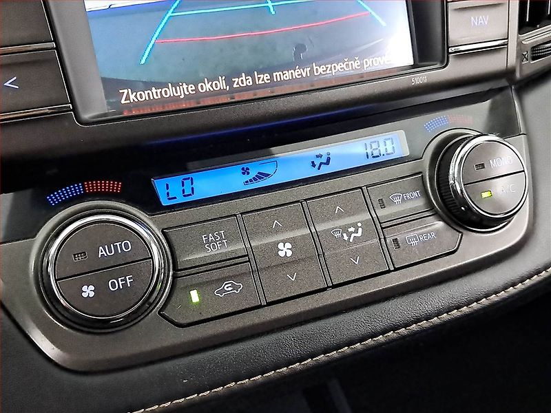 Toyota RAV4 (2014) 2.2 D-4D, 4X4, Xenony - fotka 15 z 20