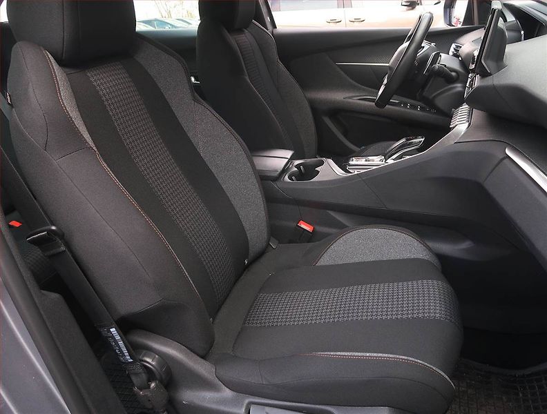 Peugeot 3008 (2022) 1.5 BlueHDi, Automat - fotka 9 z 17