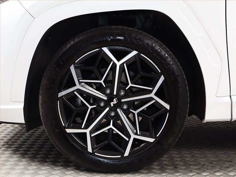 Hyundai Tucson (2023) N-Line 1.6 T-GDI 48V MHEV - fotka 13 z 19