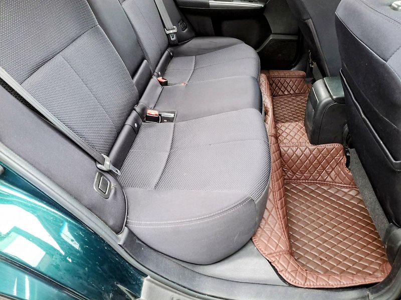 Subaru Forester 2.0 110 kw 4x4 Rezervace - fotka 31 z 38