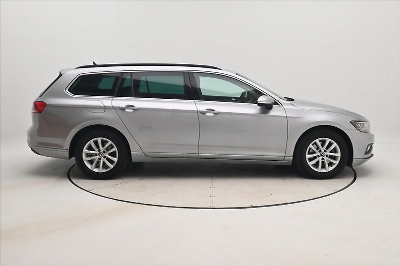 Volkswagen Passat 2,0 TDI 110 KW DSG Business Zá - fotka 4 z 32
