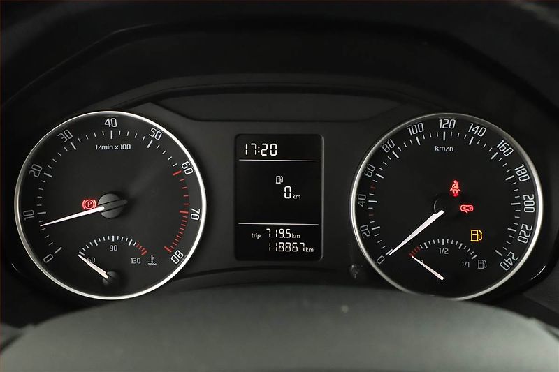 Škoda Octavia (2013) 1.4 TSI, Tempomat - fotka 8 z 12