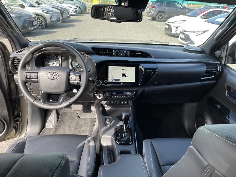 Toyota Hilux 2.8D Invincible ODBĚR 3/2027 - fotka 13 z 31