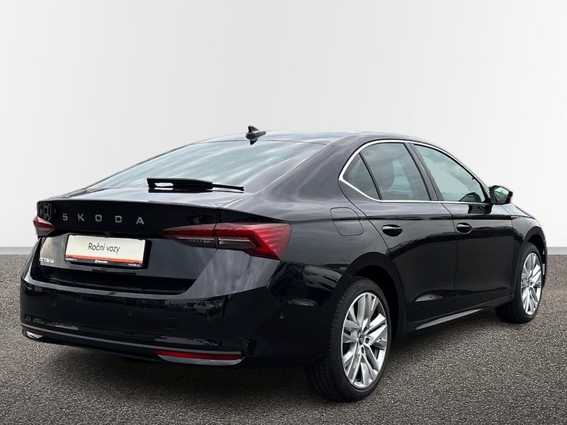 Škoda Octavia M-HEV Top Selection DSG - fotka 2 z 26