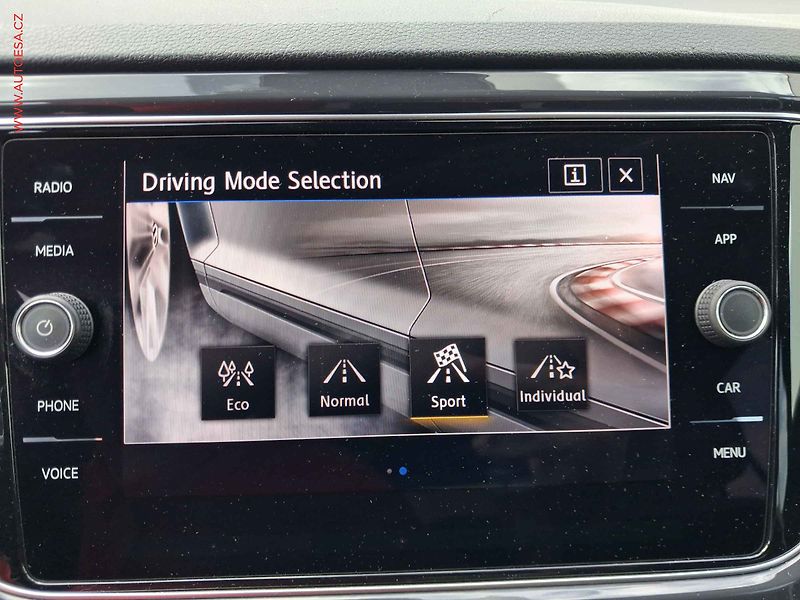 Volkswagen T-Roc (2018) 1.5 TSi, Highline, DSG, LED - fotka 20 z 21