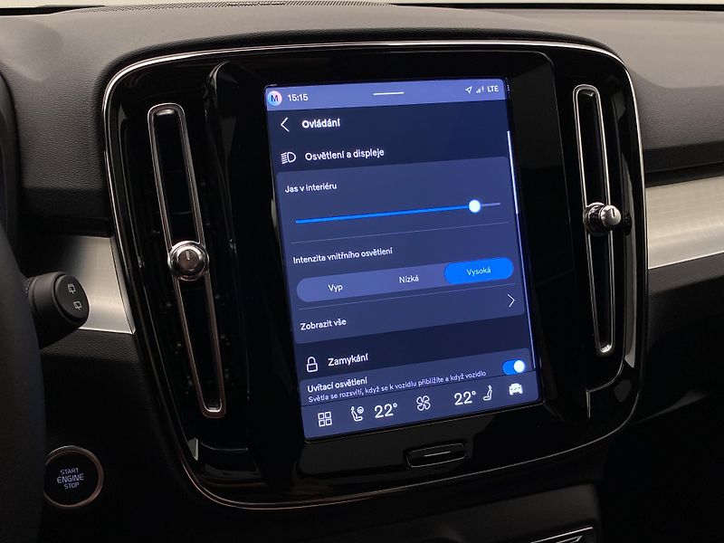 Volvo XC40 (2026) B4 AUT DARK PLUS - fotka 44 z 54