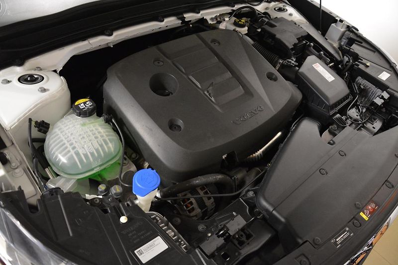 Volvo XC40 (2020) 2,0 D3 DRIVE-E Momentum PRO Aw - fotka 37 z 45
