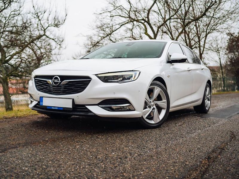 Opel Insignia (2017) 2.0 Turbo 4x4, 4X4, Automat - fotografie inzerátu