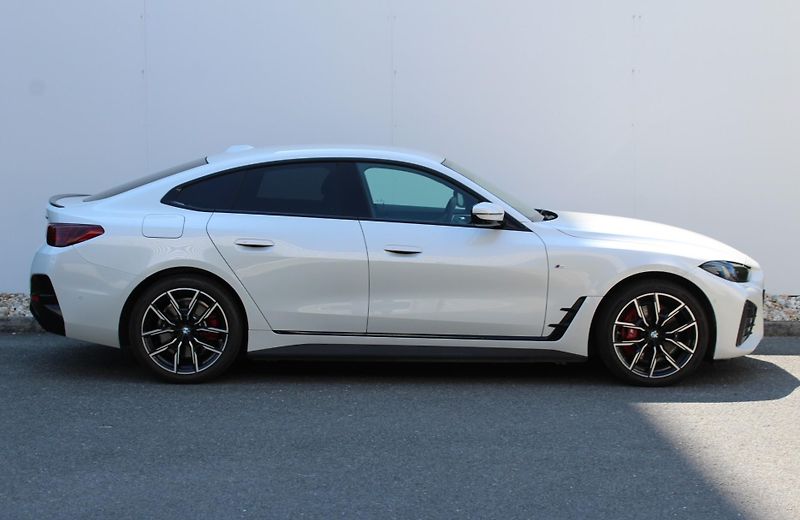 BMW i4 xDrive40 Gran Coupe - fotka 3 z 23