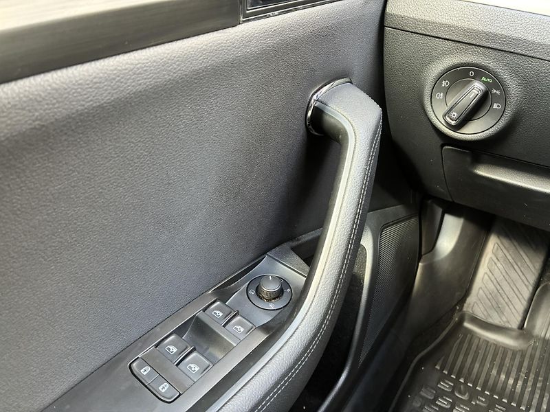 Škoda Superb 1.5 TSI DSG / 110 kW Style Plu - fotka 13 z 28