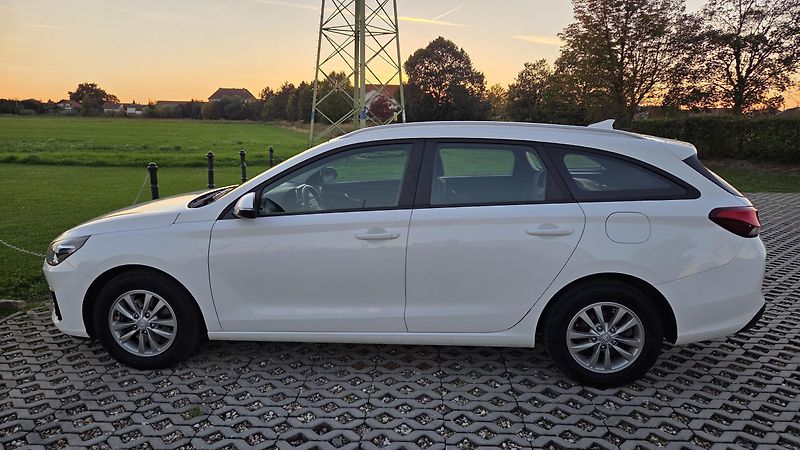 Hyundai i30 1.0 TGDI 120 Comfort, CZ, DPH - fotka 5 z 27