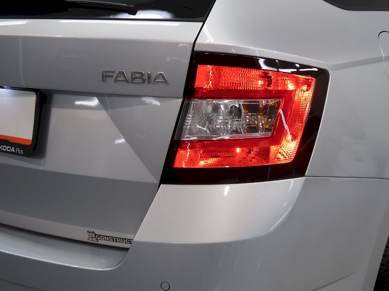 Škoda Fabia (2018) AMBITION PLUS 1.0TSI 81KW - fotka 11 z 31