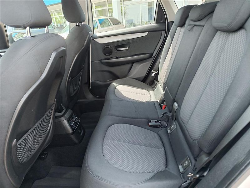 BMW Řada 2 1,5 218i Automat Active tourer - fotka 8 z 14