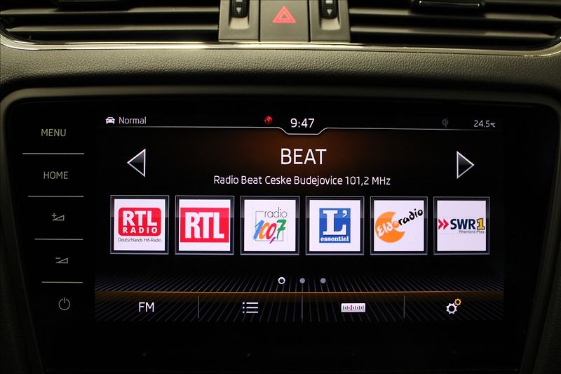 Škoda Octavia 2,0 TDI RS DSG 4x4 virtual pan - fotka 23 z 33