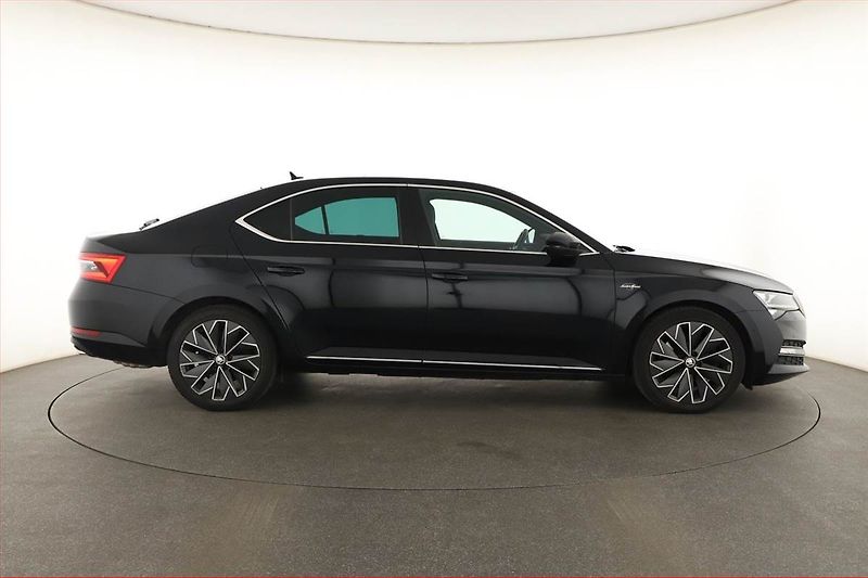 Škoda Superb (2020) Laurin&Klement 2.0 TSI - fotka 6 z 30