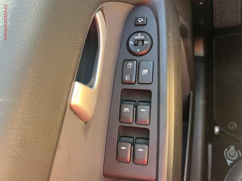 Kia Sportage (2013) 1.6 GDi, 2.maj,ČR, autoAC - fotka 12 z 17