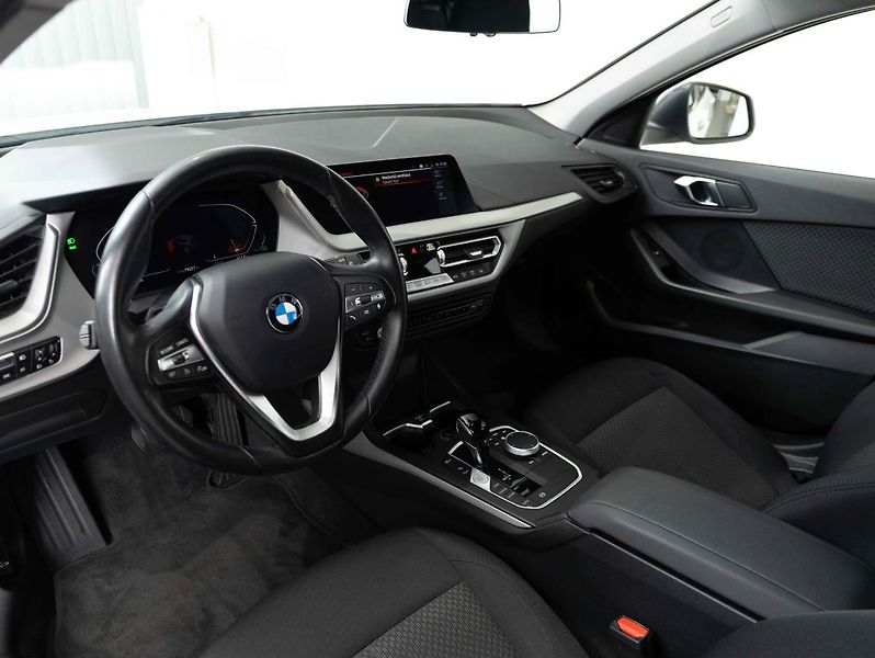 BMW Řada 1 118i - fotka 11 z 21