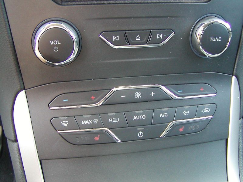 Ford Galaxy 2.0TDCi,7-MÍST, BUSINESS,NAVI  - fotka 27 z 51