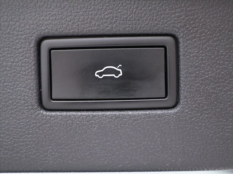 Volkswagen Tiguan Allspace 2,0 TDI - fotka 11 z 31
