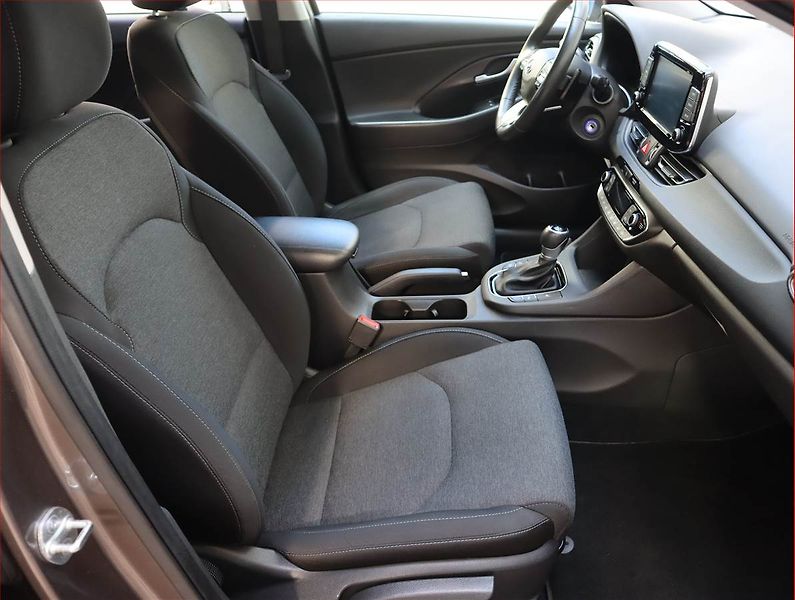 Hyundai i30 (2023) 1.5 T-GDI MHEV, Automat - fotka 9 z 19