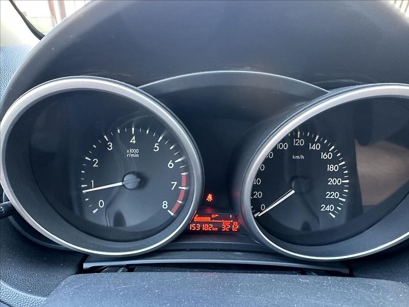 Mazda 5 2,0 7.míst tažné - fotka 17 z 35