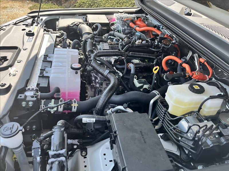 Toyota Land Cruiser 2,4 i-FORCE MAX HEV - fotka 41 z 48